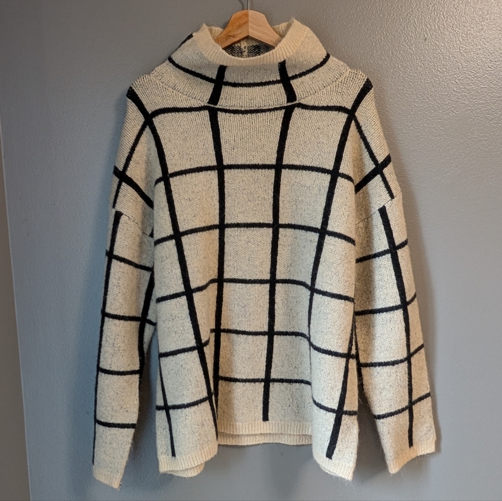 Doe & Rae Over Sized Cozy Cream and Black Grid Cowl Neck Sweater Women's Large
